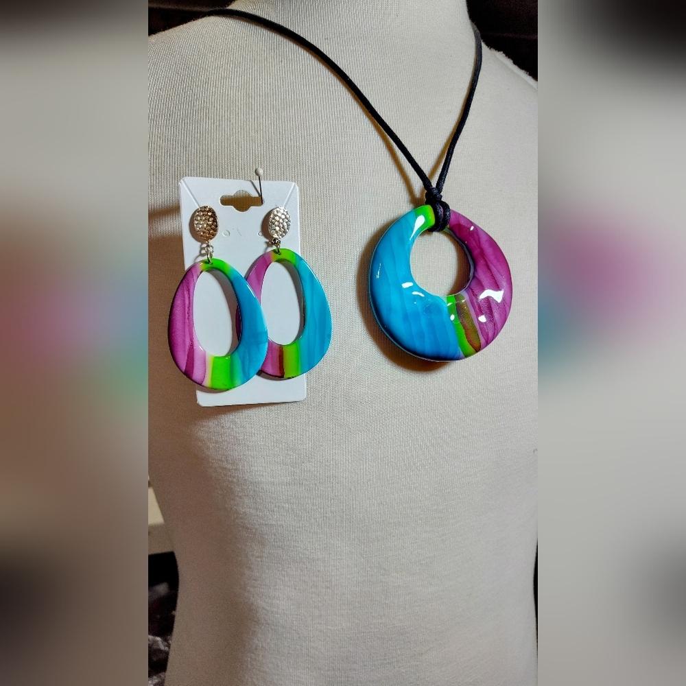 Colorful Green Blue Purple Statement Necklace / Pendant and Earring Set NWOT